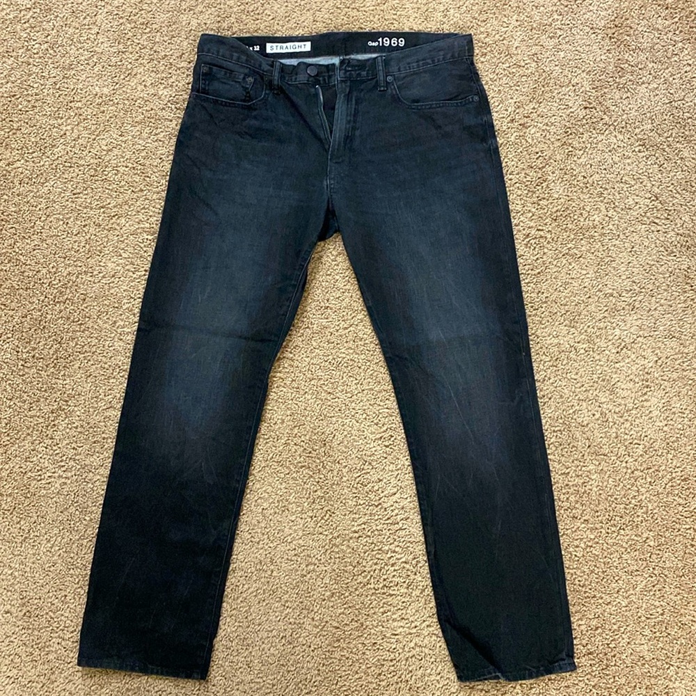 Gap Men’s black jeans, straight cut, 33x32